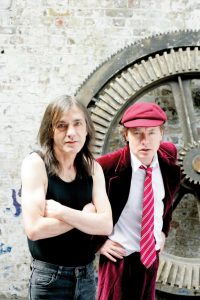 Malcolm e Angus Young. 2008.