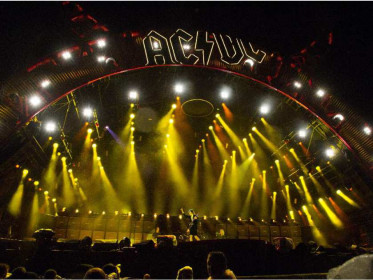 AC/DC durante a apresentação no estádio Commonwealth em Edmonton, no Canadá. © Bruce Edwards