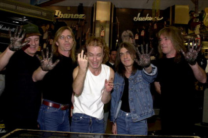 A banda durante a coletiva de imprensa na calçada da fama do rock. 16 de Setembro de 2000, Los Angeles, Califórnia, EUA.