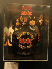 AC/DC Australia’s Family 