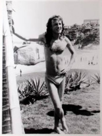 Angus Young na praia de Ipanema