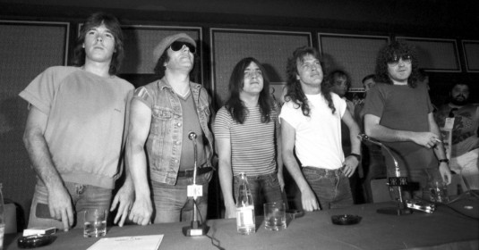 AC/DC na entrevista coletiva do Rock In Rio de 1985. © Renata Falzoni