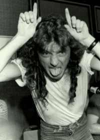 Angus Young na entrevista coletiva do Rock In Rio de 1985. © Renata Falzoni