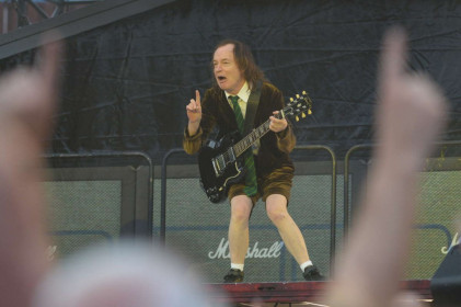 Angus Young durante a apresentação da turnê Rock Or Bust no Valle Hovin em Oslo, Noruega. © John T Pedersen