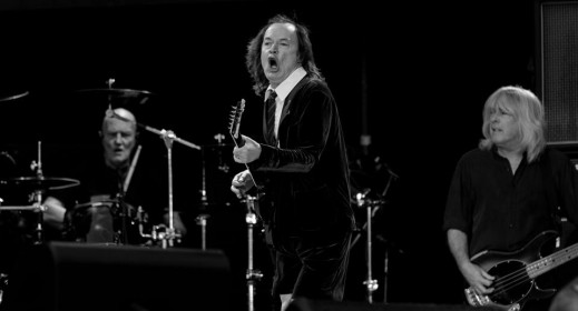 Angus Young durante a apresentação da turnê Rock Or Bust no Valle Hovin em Oslo, Noruega. © Christoffer Hansen