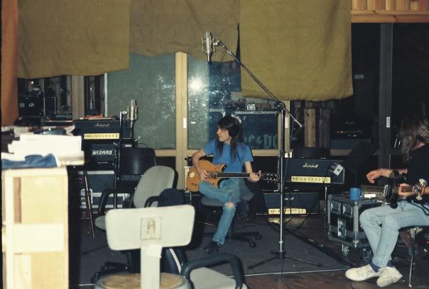 Bastidores de gravação do álbum "Ballbreaker" em 1995