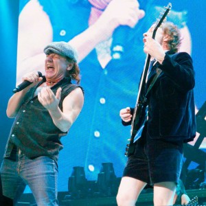 Brian Johnson e Angus Young. "Black Ice Tour". 2008 - 2010.