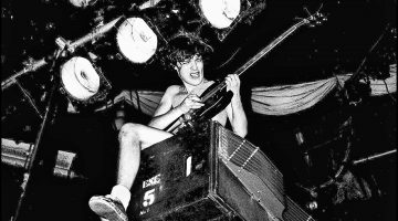 Angus Young. AC/DC.