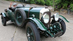 Brian Johnson e seu Bentley 1928.