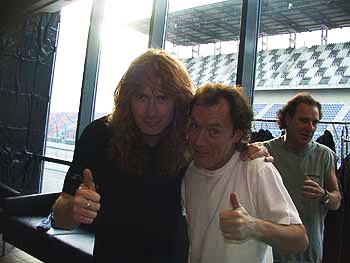 Dave Mustaine e Angus Young - 2000